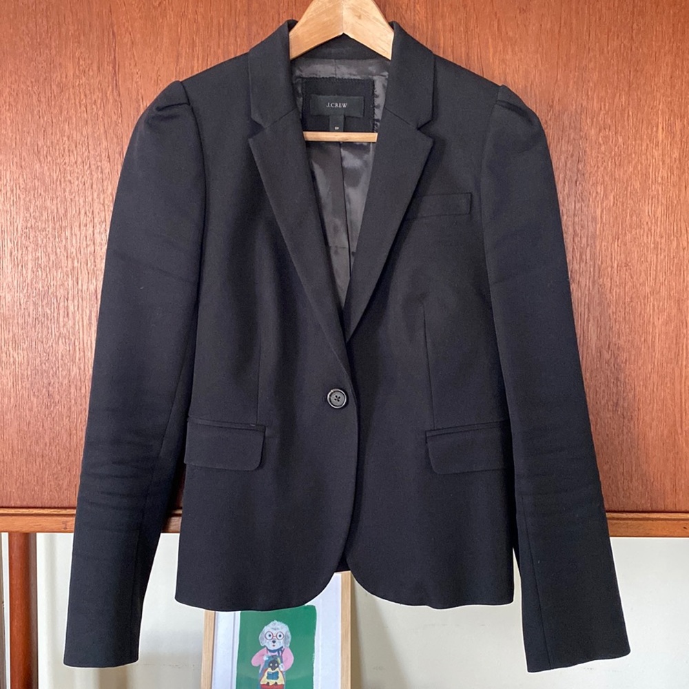 J Crew well constructed and lined petite jacket w/ slightly puffed sleeves